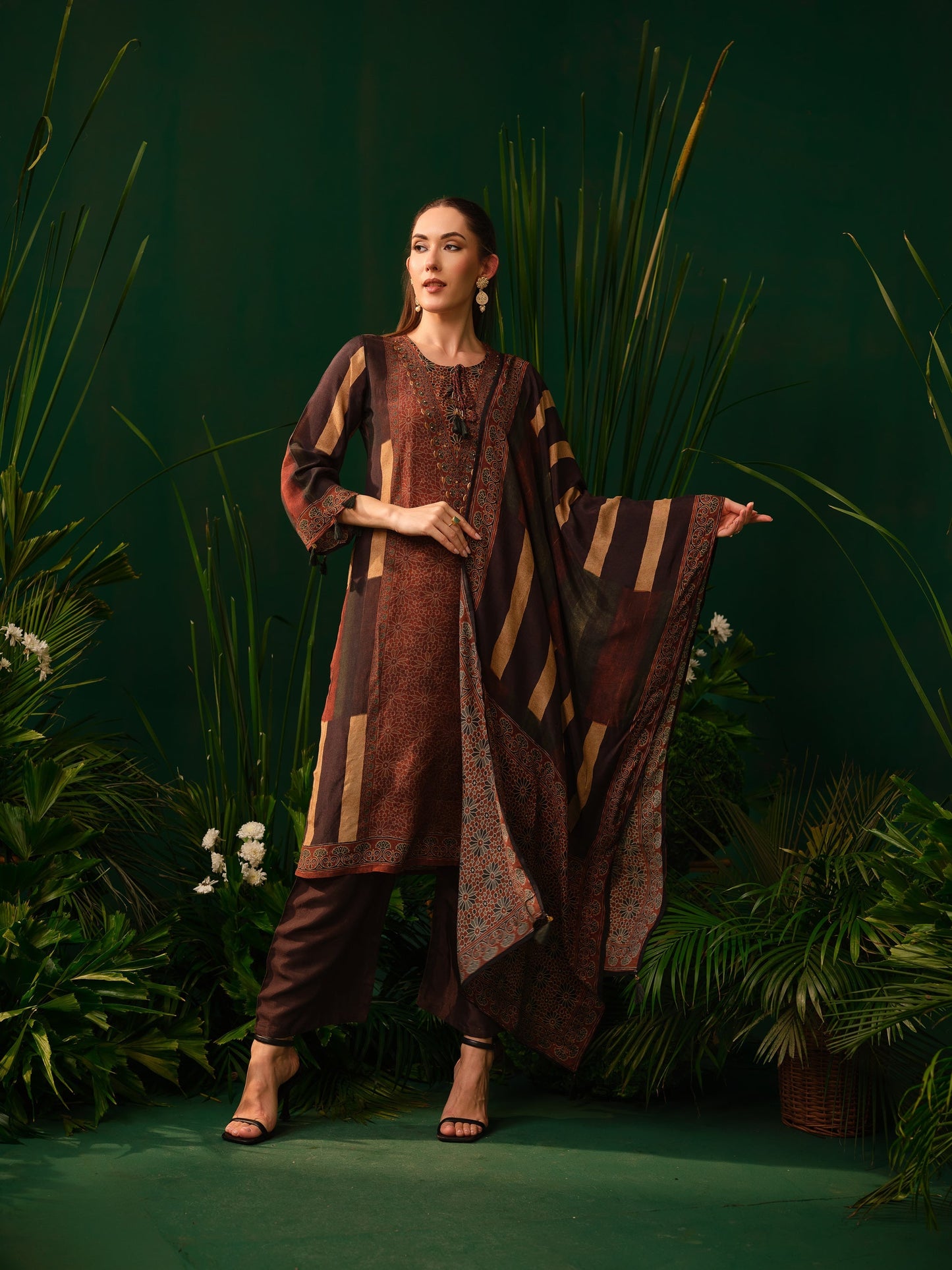 Vedara Kurti Set