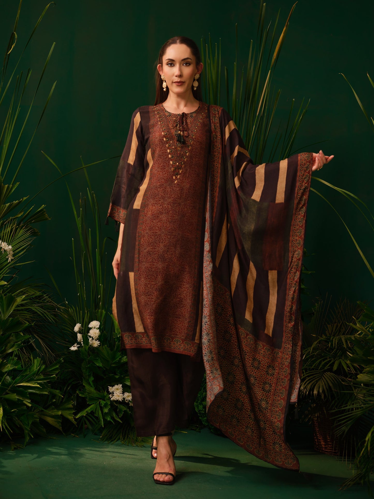 Vedara Kurti Set