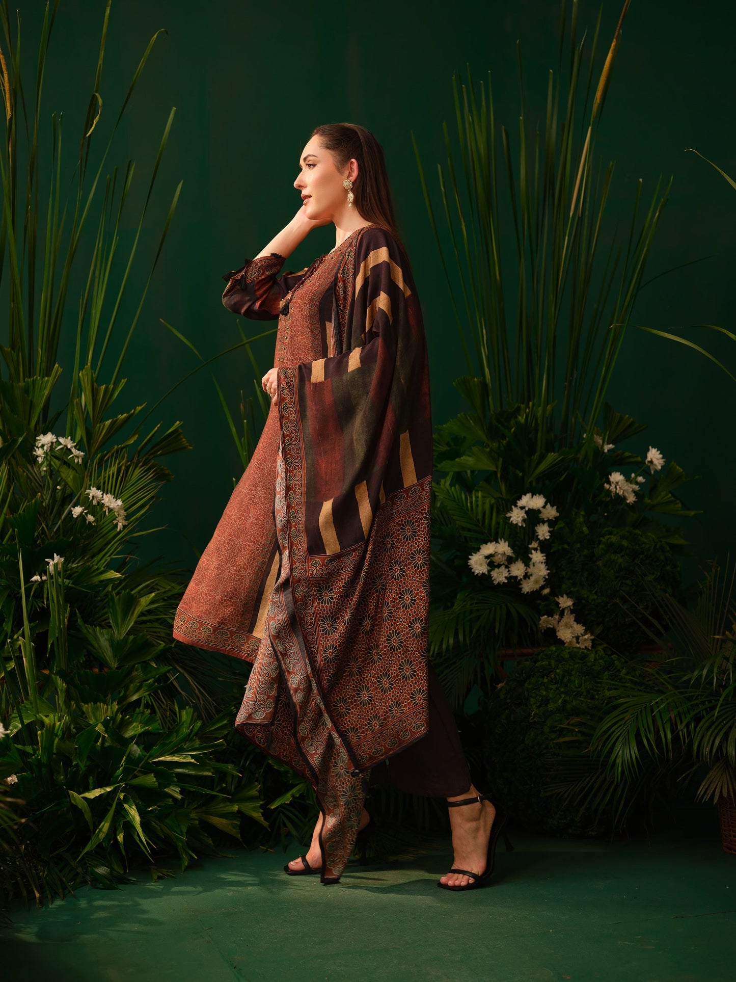 Vedara Kurti Set