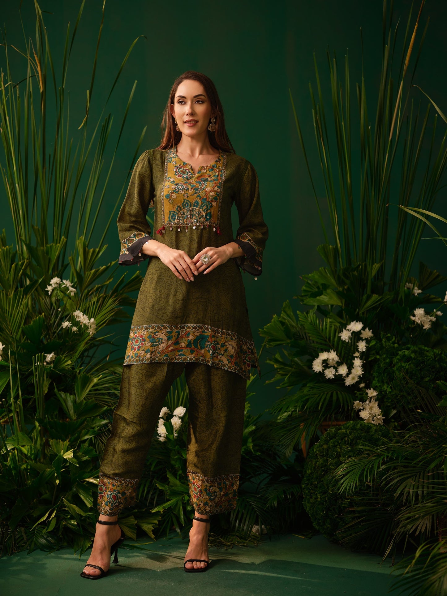 Vedanta Art Kurti Set