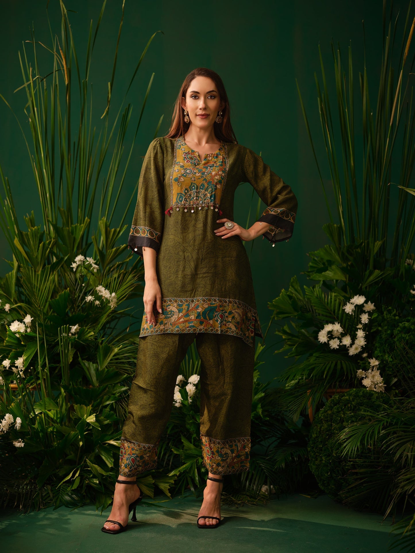 Vedanta Art Kurti Set