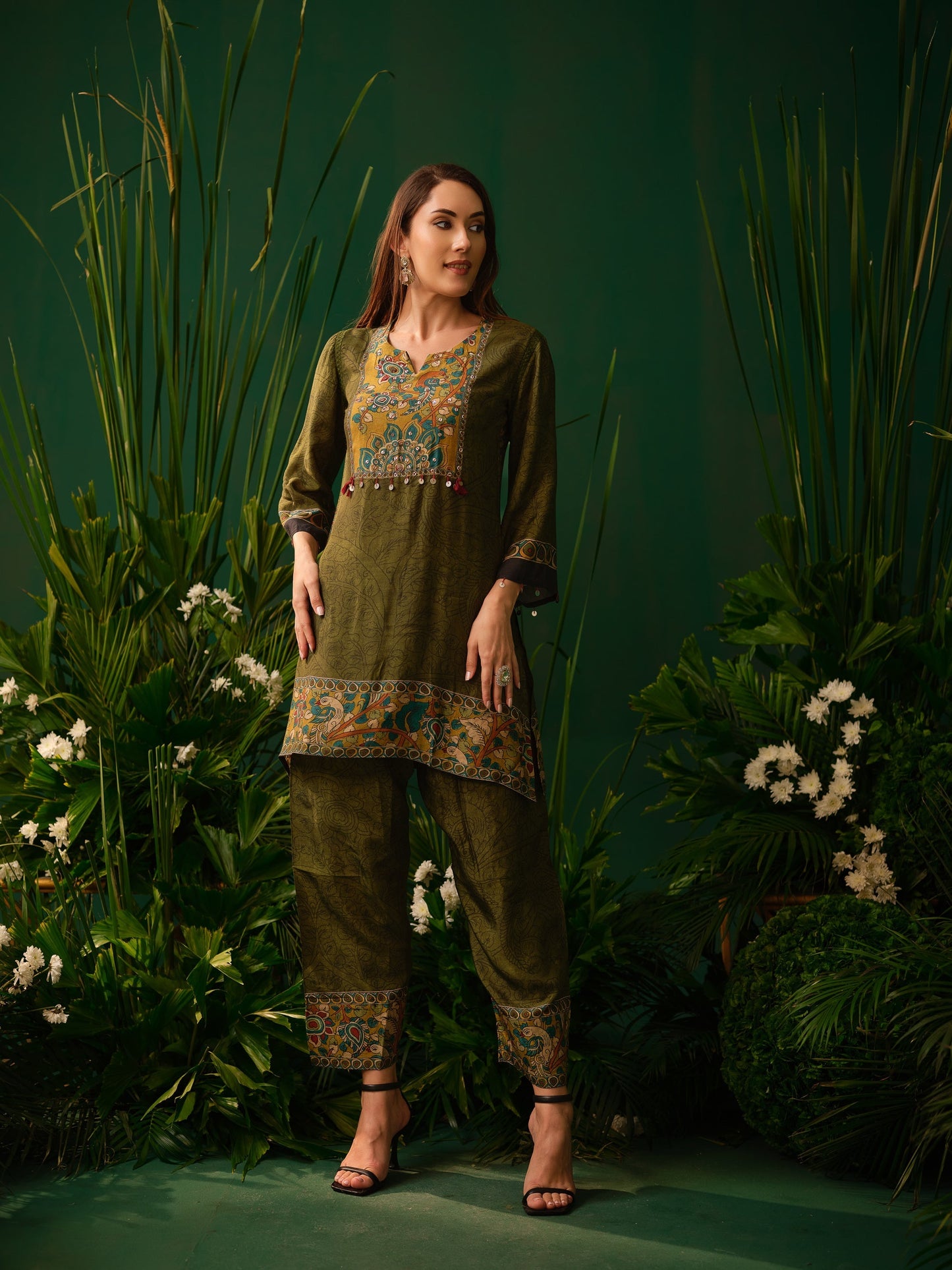 Vedanta Art Kurti Set