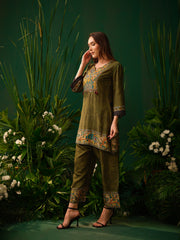 Vedanta Art Kurti Set