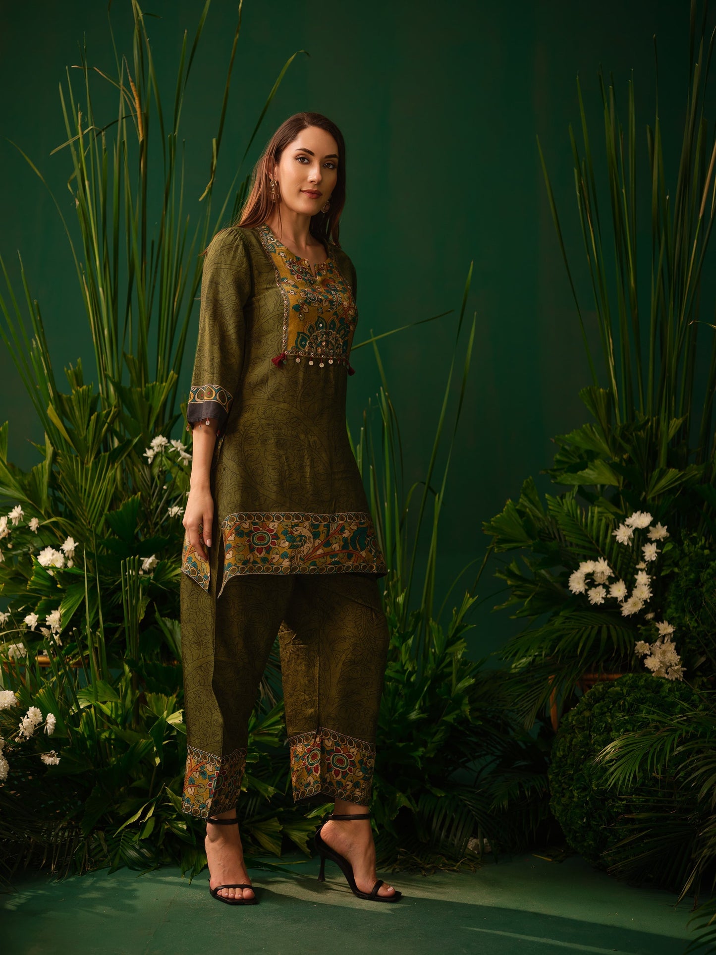 Vedanta Art Kurti Set