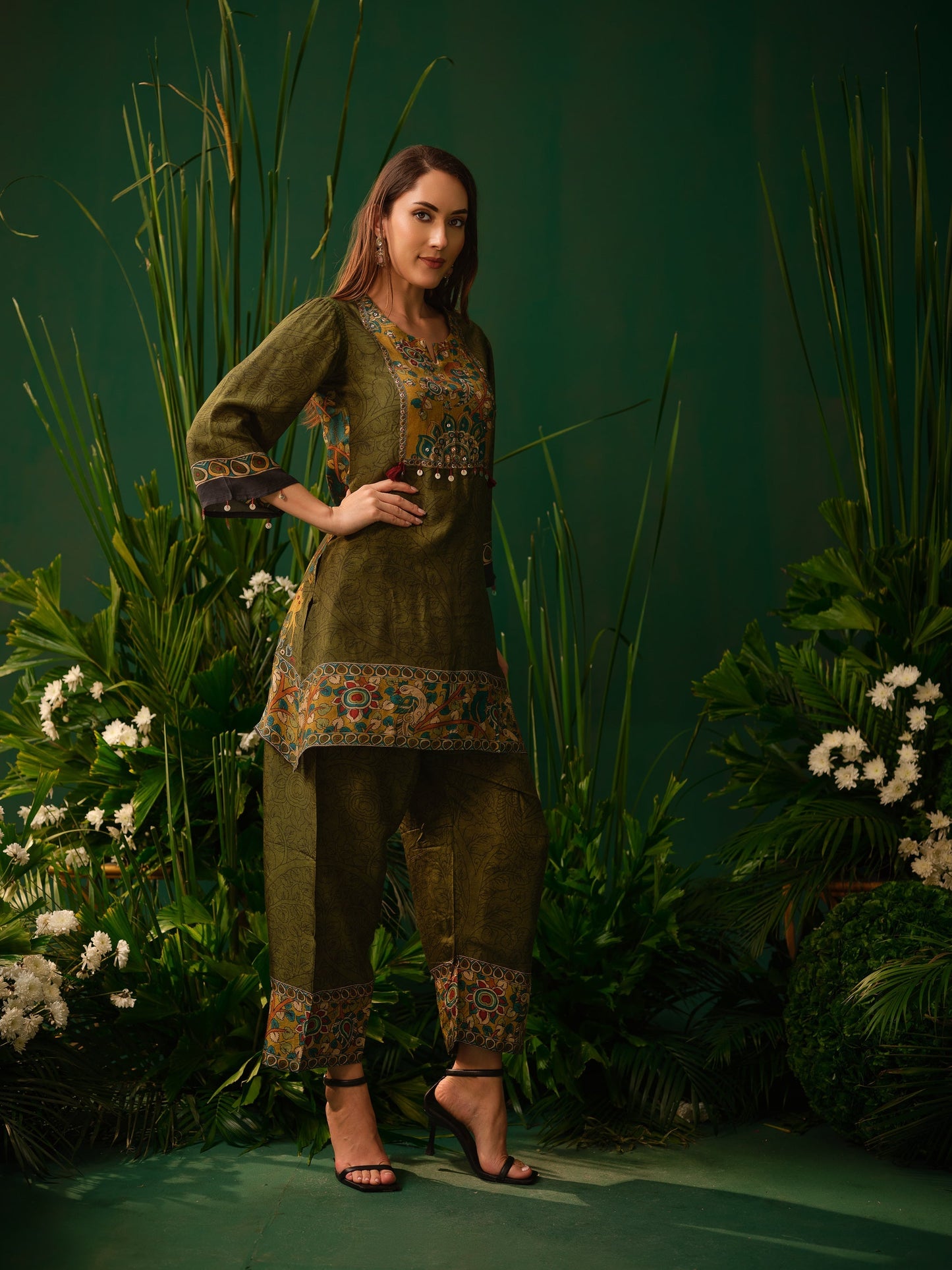 Vedanta Art Kurti Set