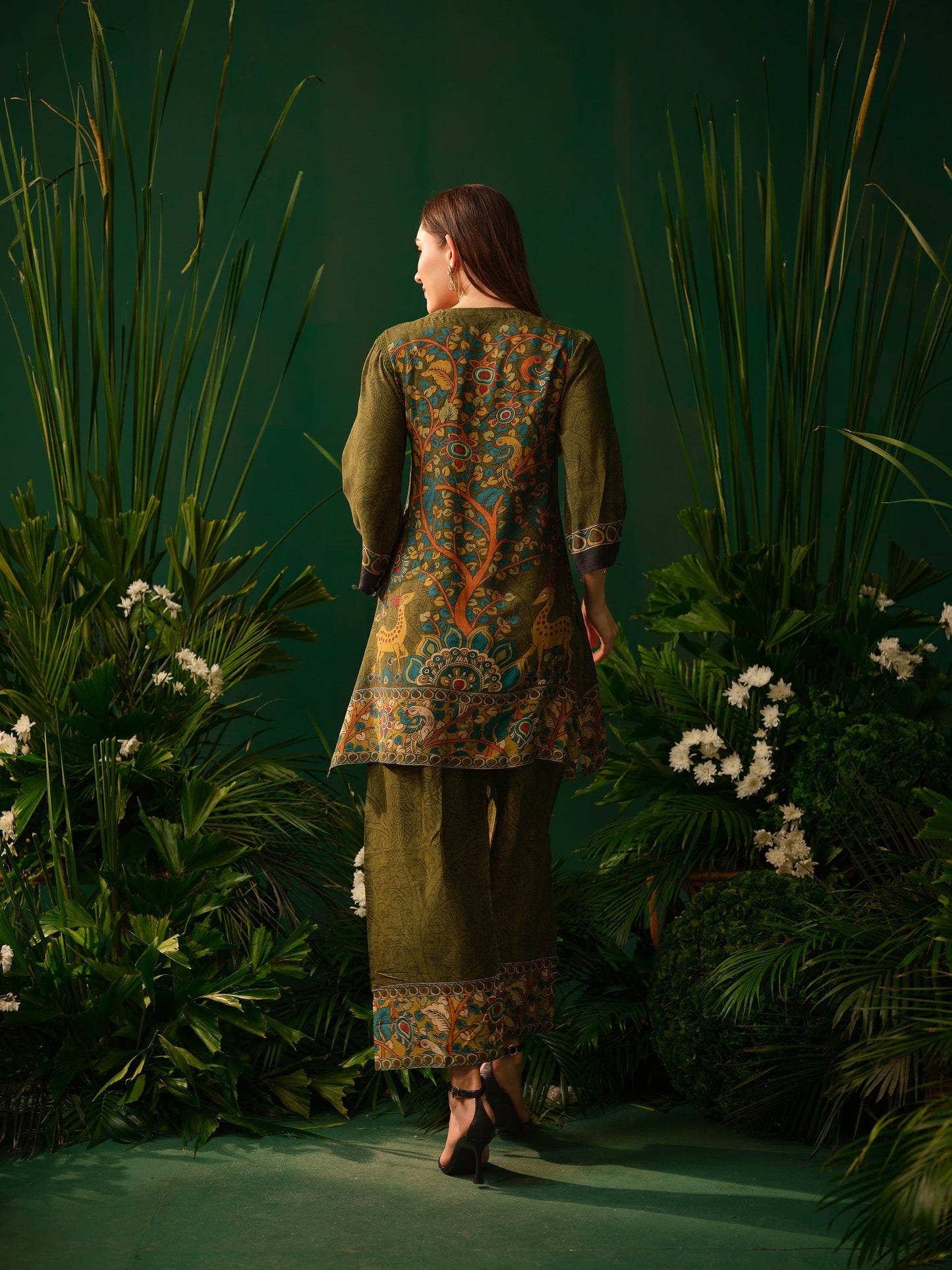 Vedanta Art Kurti Set